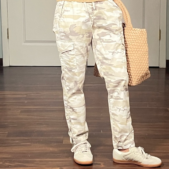 Sanctuary neutral camouflage print cargo joggers size XS - Picture 5 of 11